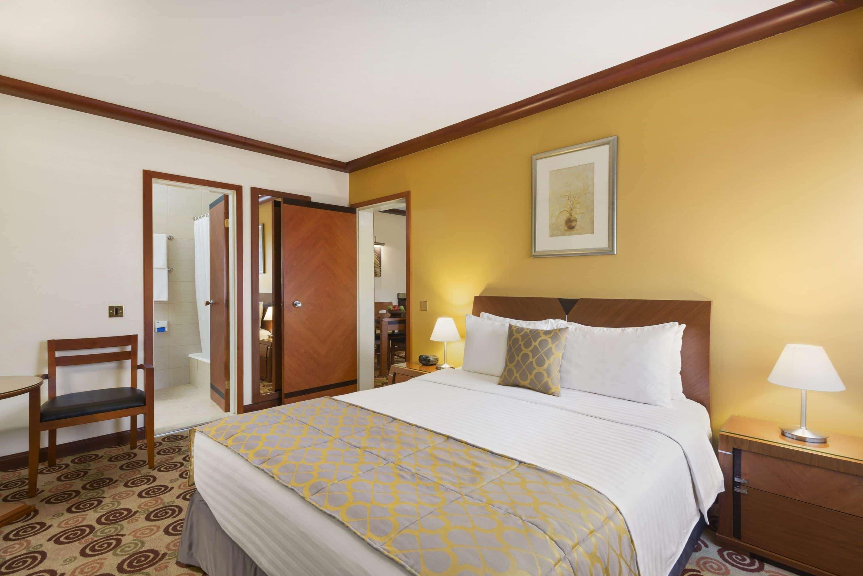 Ramada By Wyndham Bahrain Hotel Manama Luaran gambar