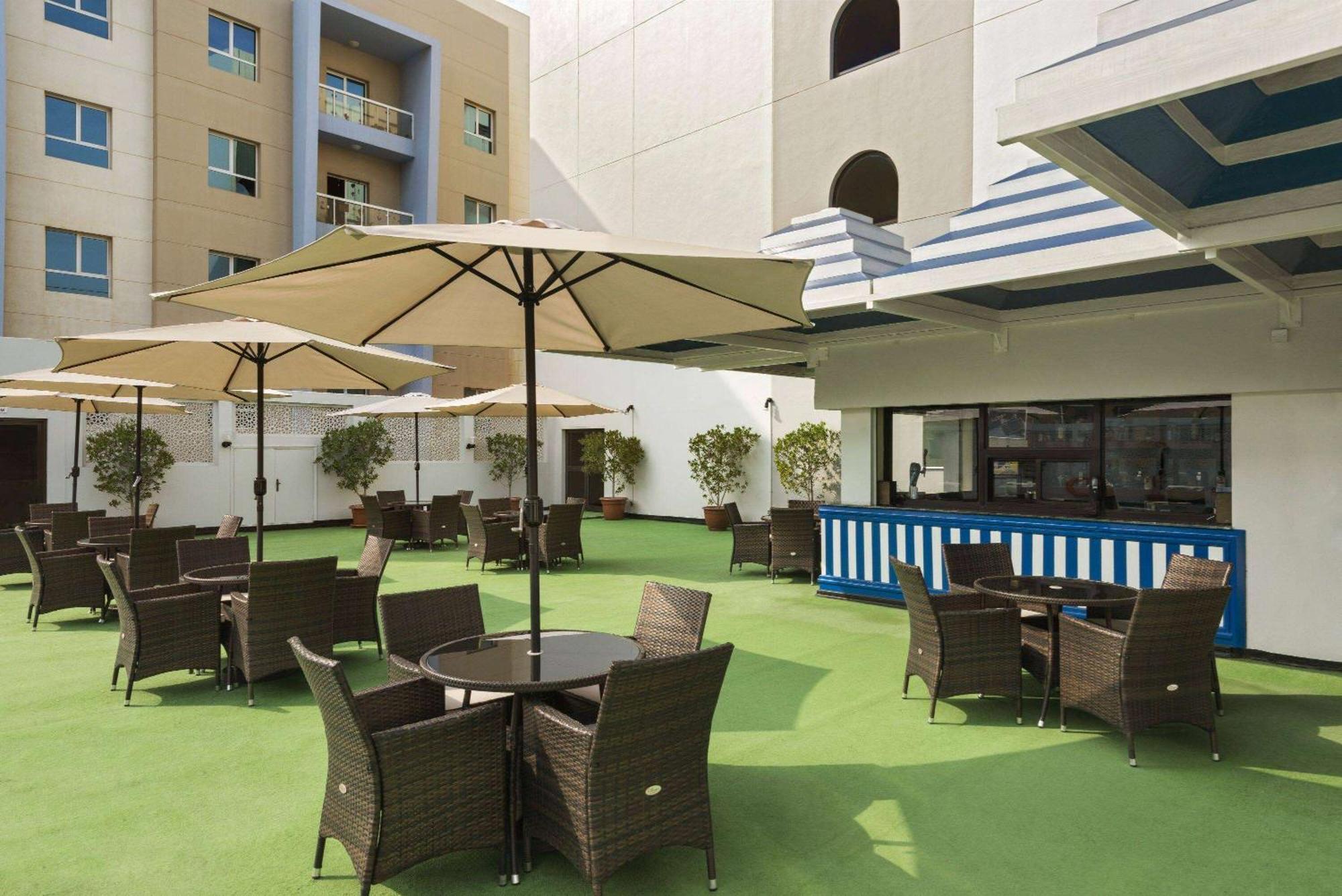 Ramada By Wyndham Bahrain Hotel Manama Luaran gambar