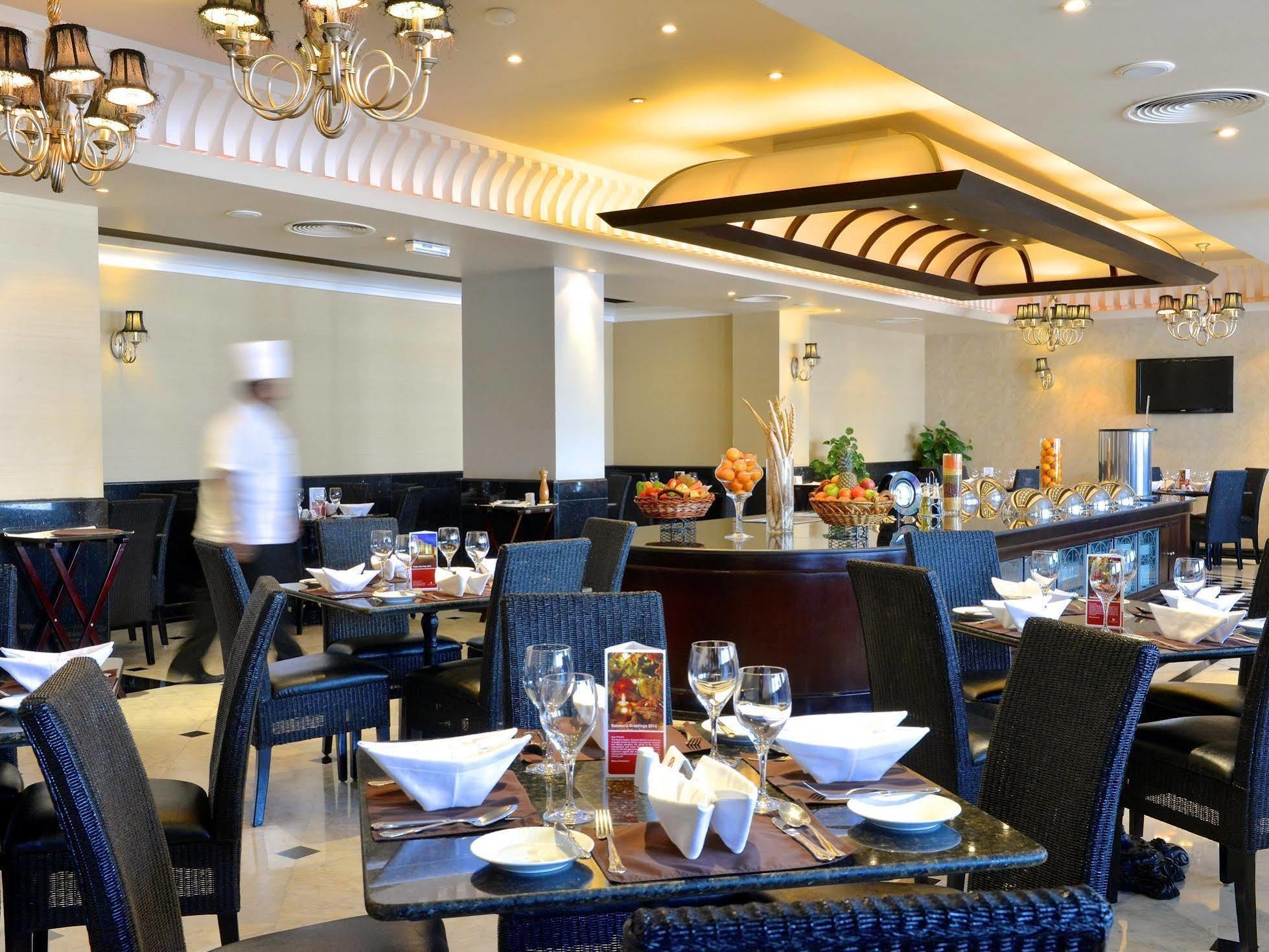 Ramada By Wyndham Bahrain Hotel Manama Luaran gambar