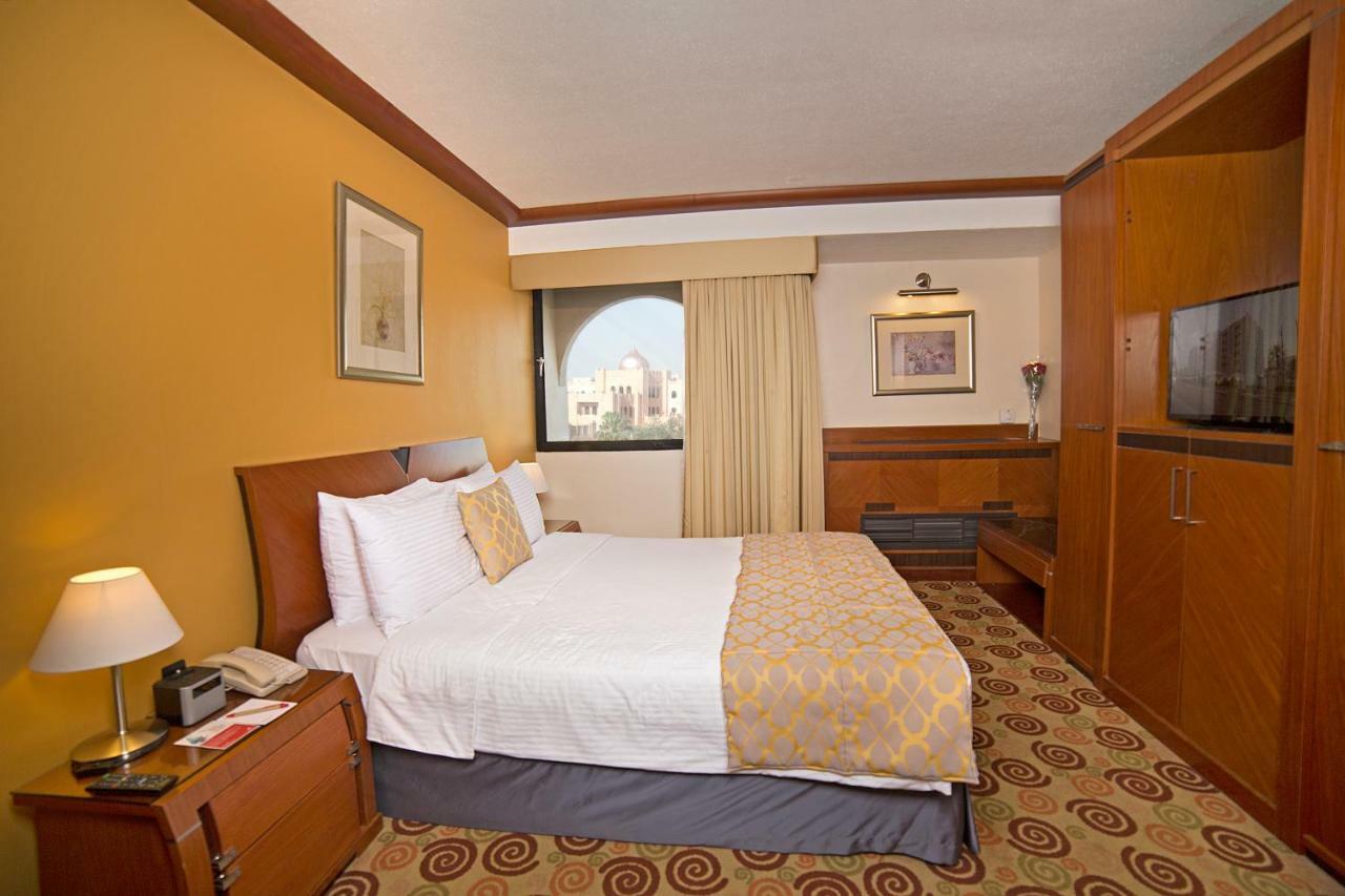 Ramada By Wyndham Bahrain Hotel Manama Luaran gambar