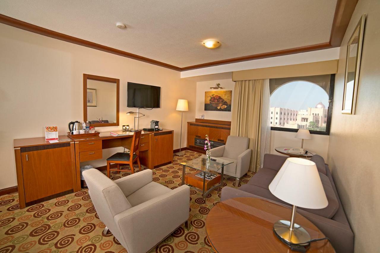 Ramada By Wyndham Bahrain Hotel Manama Luaran gambar