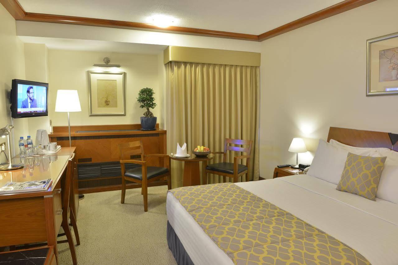 Ramada By Wyndham Bahrain Hotel Manama Luaran gambar
